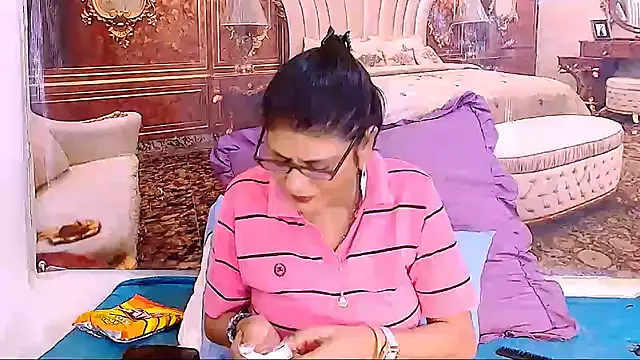 Snapshot of IndianAllure chatting on June 12, 5:39 am IndianAllure online show from June 12, 5:39 am