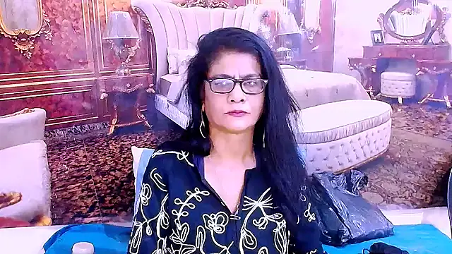 Snapshot of IndianAllure chatting on August 3, 5:50 am IndianAllure online show from August 3, 5:50 am