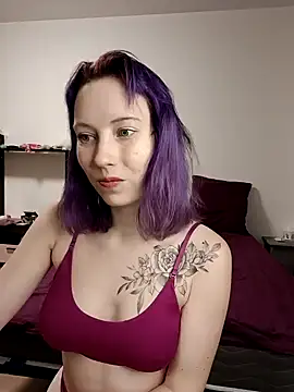 Snapshot of Frost_foxy chatting on December 13, 10:41 am Frost foxy online show from December 13, 10:41 am