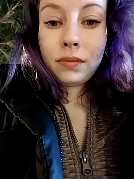 Snapshot of Frost_foxy chatting on February 21, 6:40 am Frost foxy online show from February 21, 6:40 am