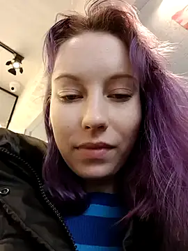 Snapshot of Frost_foxy chatting on February 24, 10:26 am Frost foxy online show from February 24, 10:26 am