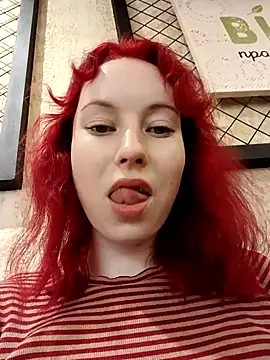 Snapshot of Frost_foxy chatting on March 8, 5:17 am Frost foxy online show from March 8, 5:17 am