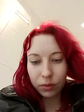 Snapshot of Frost_foxy chatting on March 16, 6:42 am Frost foxy online show from March 16, 6:42 am