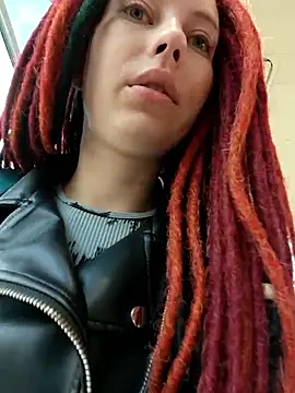 Snapshot of Frost_foxy chatting on September 21, 2:35 am Frost foxy online show from September 21, 2:35 am