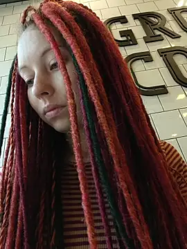 Snapshot of Frost_foxy chatting on October 26, 2:28 am Frost foxy online show from October 26, 2:28 am