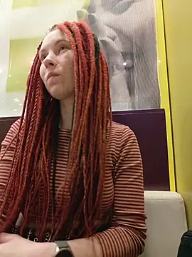 Snapshot of Frost_foxy chatting on November 1, 1:40 am Frost foxy online show from November 1, 1:40 am