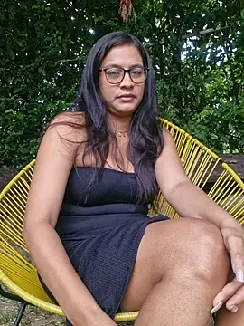 Snapshot of DAELAA chatting on February 14, 10:25 pm DAELAA online show from February 14, 10:25 pm