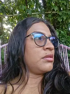 Snapshot of DAELAA chatting on February 18, 9:09 pm DAELAA online show from February 18, 9:09 pm