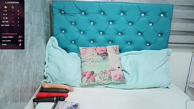 MAARYMOON online show from December 16, 11:12 am