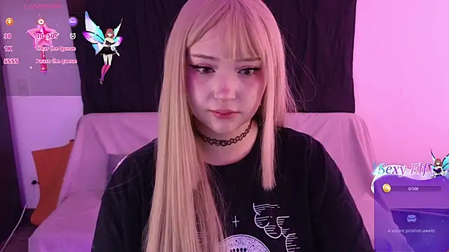 KuroChan420 online show from December 10, 10:26 pm