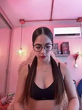 Snapshot of Zoe_Bae chatting on February 12, 9:33 pm Zoe Bae online show from February 12, 9:33 pm