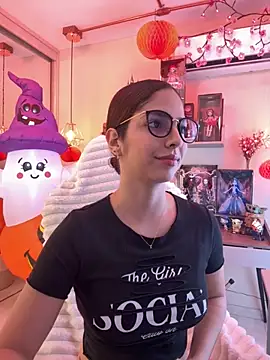 Snapshot of Zoe_Bae chatting on October 15, 10:10 pm Zoe Bae online show from October 15, 10:10 pm