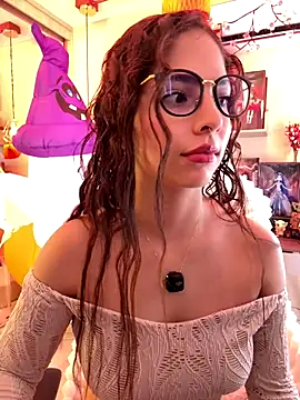 Snapshot of Zoe_Bae chatting on October 20, 8:31 pm Zoe Bae online show from October 20, 8:31 pm
