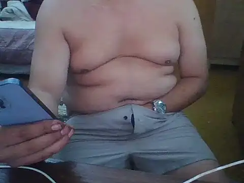 Snapshot of Pielie14 chatting on February 15, 9:22 pm Pielie14 online show from February 15, 9:22 pm