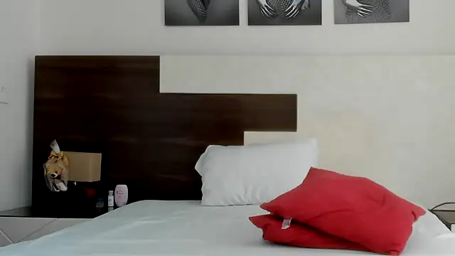 SexyCaitlynHot online show from June 9, 8:20 pm