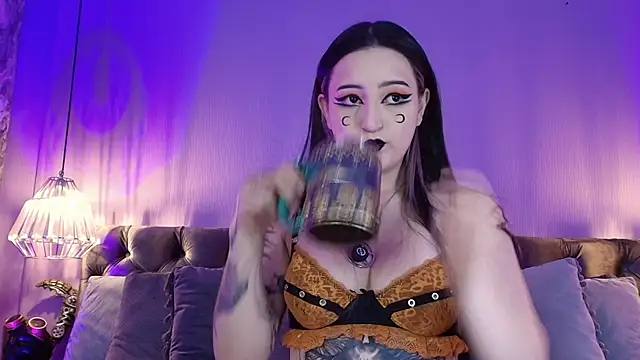 Snapshot of Charlotte_Germanotta_ chatting on June 10, 5:23 pm Charlotte Germanotta online show from June 10, 5:23 pm
