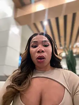 Snapshot of Belle___ chatting on December 22, 12:07 am Belle online show from December 22, 12:07 am