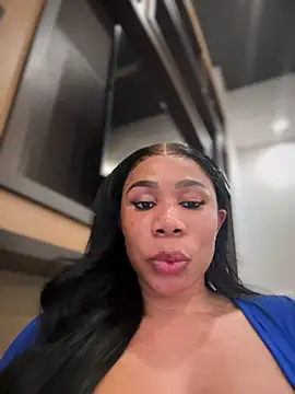 Snapshot of Belle___ chatting on December 29, 1:24 am Belle online show from December 29, 1:24 am