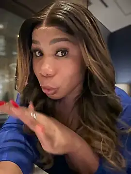 Snapshot of Belle___ chatting on January 18, 1:41 am Belle online show from January 18, 1:41 am