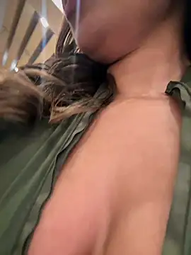 Snapshot of Belle___ chatting on January 18, 11:22 pm Belle online show from January 18, 11:22 pm