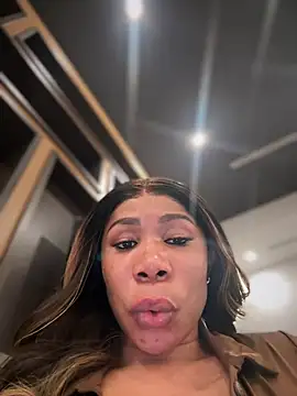 Snapshot of Belle___ chatting on February 2, 1:02 am Belle online show from February 2, 1:02 am