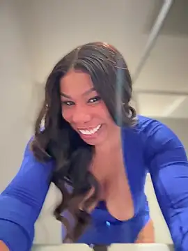 Snapshot of Belle___ chatting on February 16, 1:36 am Belle online show from February 16, 1:36 am