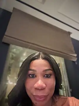 Snapshot of Belle___ chatting on March 9, 1:56 am Belle online show from March 9, 1:56 am