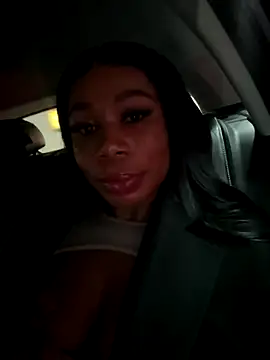 Snapshot of Belle___ chatting on September 28, 1:27 pm Belle online show from September 28, 1:27 pm