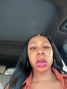 Snapshot of Belle___ chatting on October 11, 4:27 pm Belle online show from October 11, 4:27 pm