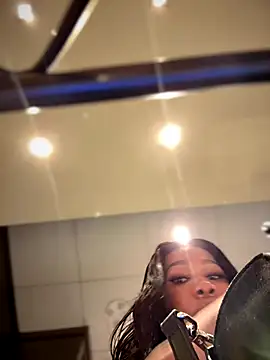 Snapshot of Belle___ chatting on October 19, 2:40 pm Belle online show from October 19, 2:40 pm