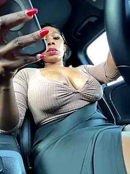 Snapshot of Belle___ chatting on November 28, 9:50 pm Belle online show from November 28, 9:50 pm