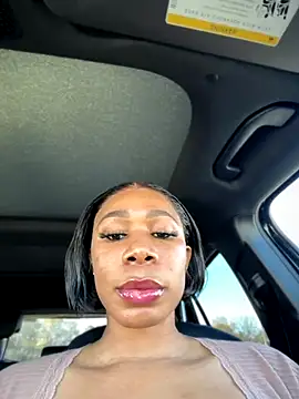 Snapshot of Belle___ chatting on December 15, 6:01 pm Belle online show from December 15, 6:01 pm