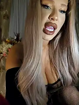 Snapshot of AlmaGraceX chatting on December 6, 12:12 am AlmaGraceX online show from December 6, 12:12 am