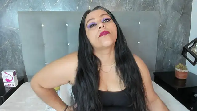Snapshot of SexxyPamela chatting on May 25, 7:20 pm SexxyPamela online show from May 25, 7:20 pm