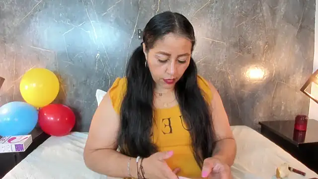 Snapshot of SexxyPamela chatting on June 13, 8:29 pm SexxyPamela online show from June 13, 8:29 pm