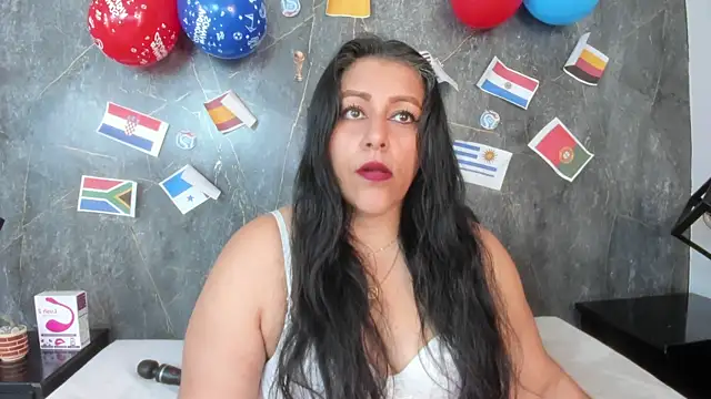 Snapshot of SexxyPamela chatting on June 21, 7:16 pm SexxyPamela online show from June 21, 7:16 pm