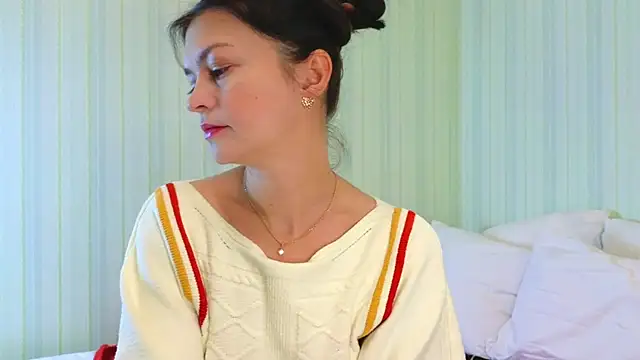 Snapshot of _Lily_ chatting on December 13, 9:13 am Lily online show from December 13, 9:13 am