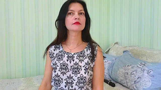 Snapshot of _Lily_ chatting on February 13, 9:30 am Lily online show from February 13, 9:30 am