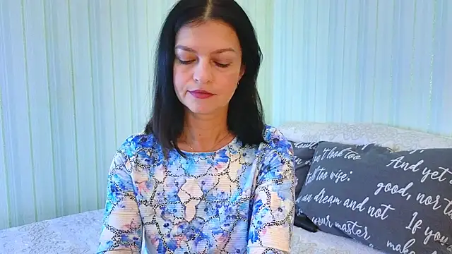 Snapshot of _Lily_ chatting on September 29, 8:30 am Lily online show from September 29, 8:30 am