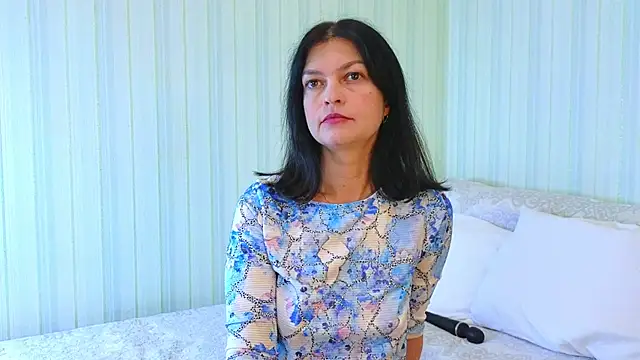 Snapshot of _Lily_ chatting on October 6, 8:56 am Lily online show from October 6, 8:56 am