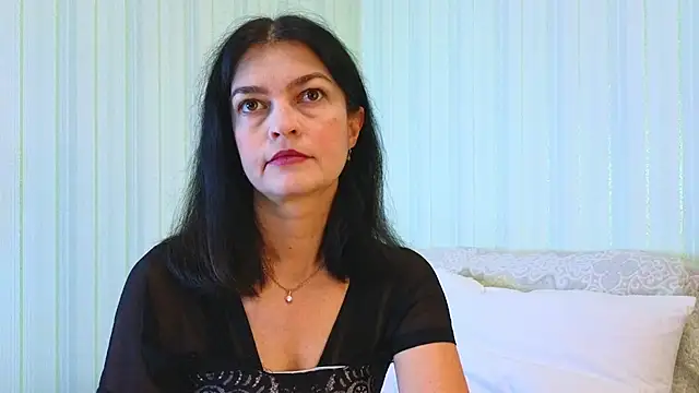 Snapshot of _Lily_ chatting on November 13, 6:56 am Lily online show from November 13, 6:56 am