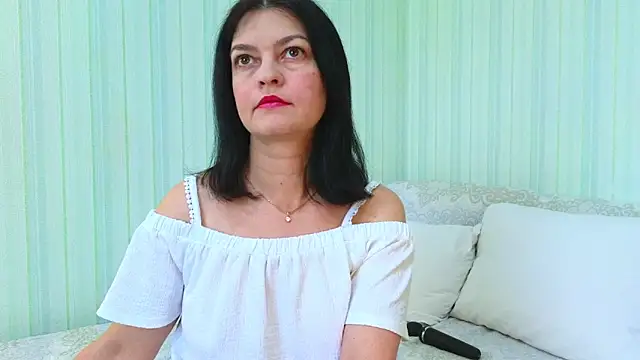  Lily  online show from April 29, 9:13 am