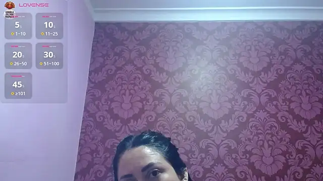 Snapshot of juliana_diaz chatting on June 16, 11:24 am juliana diaz online show from June 16, 11:24 am