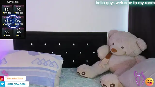 Snapshot of kamii_22 chatting on July 4, 10:05 pm kamii 22 online show from July 4, 10:05 pm