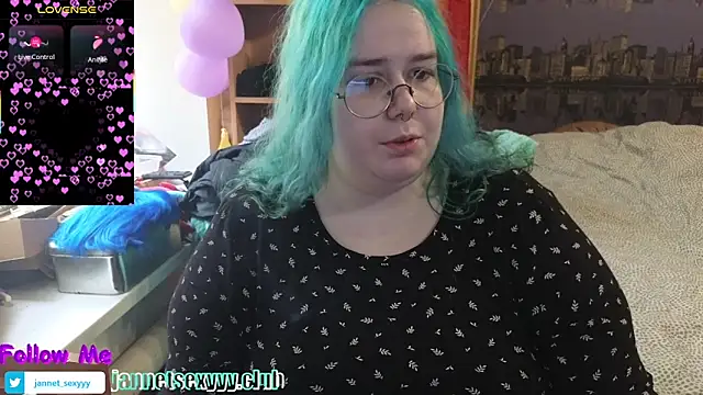 Snapshot of JannetPie chatting on March 18, 2:04 pm JannetPie online show from March 18, 2:04 pm