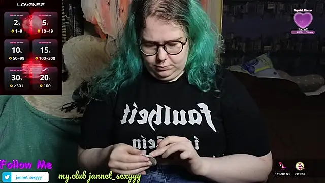 Snapshot of JannetPie chatting on October 26, 2:17 am JannetPie online show from October 26, 2:17 am