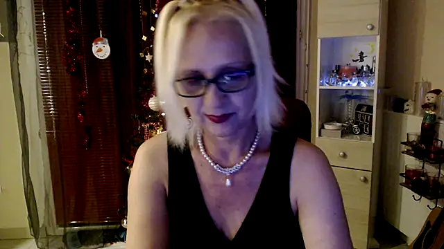 Snapshot of Ala-N-Dala chatting on January 2, 9:50 pm Ala-N-Dala online show from January 2, 9:50 pm