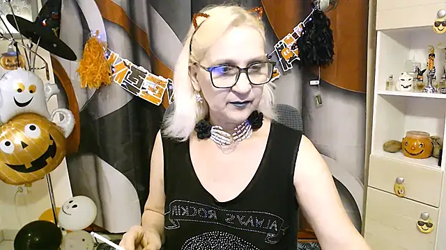 Snapshot of Ala-N-Dala chatting on October 30, 7:43 am Ala-N-Dala online show from October 30, 7:43 am