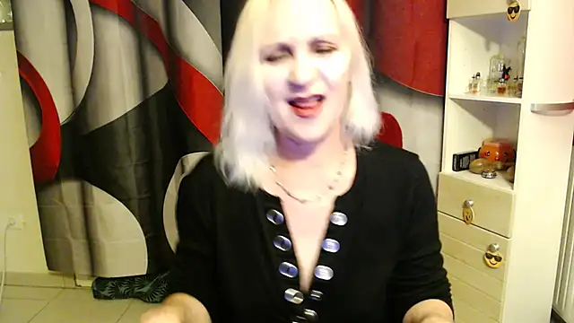 Snapshot of Ala-N-Dala chatting on November 24, 11:37 pm Ala-N-Dala online show from November 24, 11:37 pm