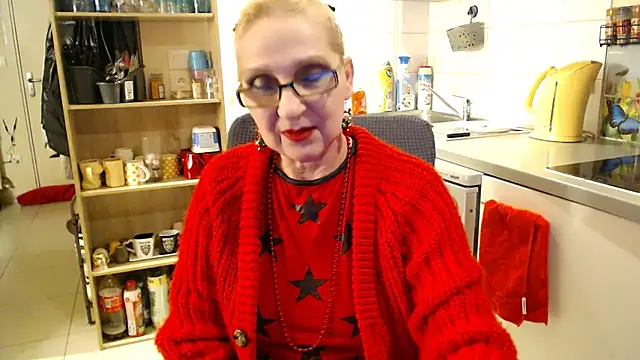 Snapshot of Ala-N-Dala chatting on December 2, 11:37 am Ala-N-Dala online show from December 2, 11:37 am